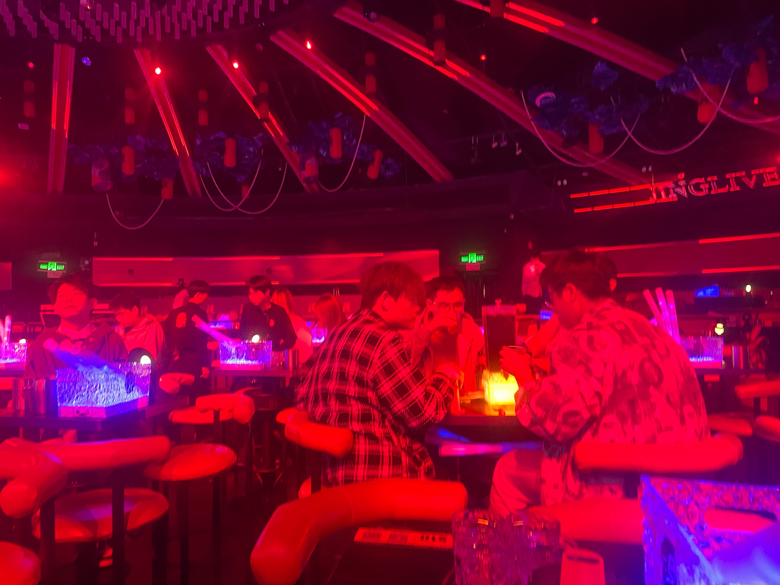 南京商务ktv多少钱一个小时揭秘-鼓楼区ktv预定